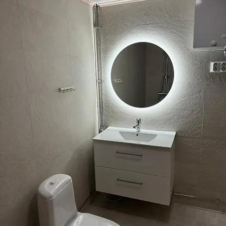 New! A Wonderful Gem! Private Yard, Carport And Sauna דירה