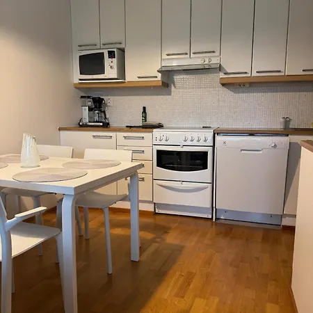 New! A Wonderful Gem! Private Yard, Carport And Sauna דירה *